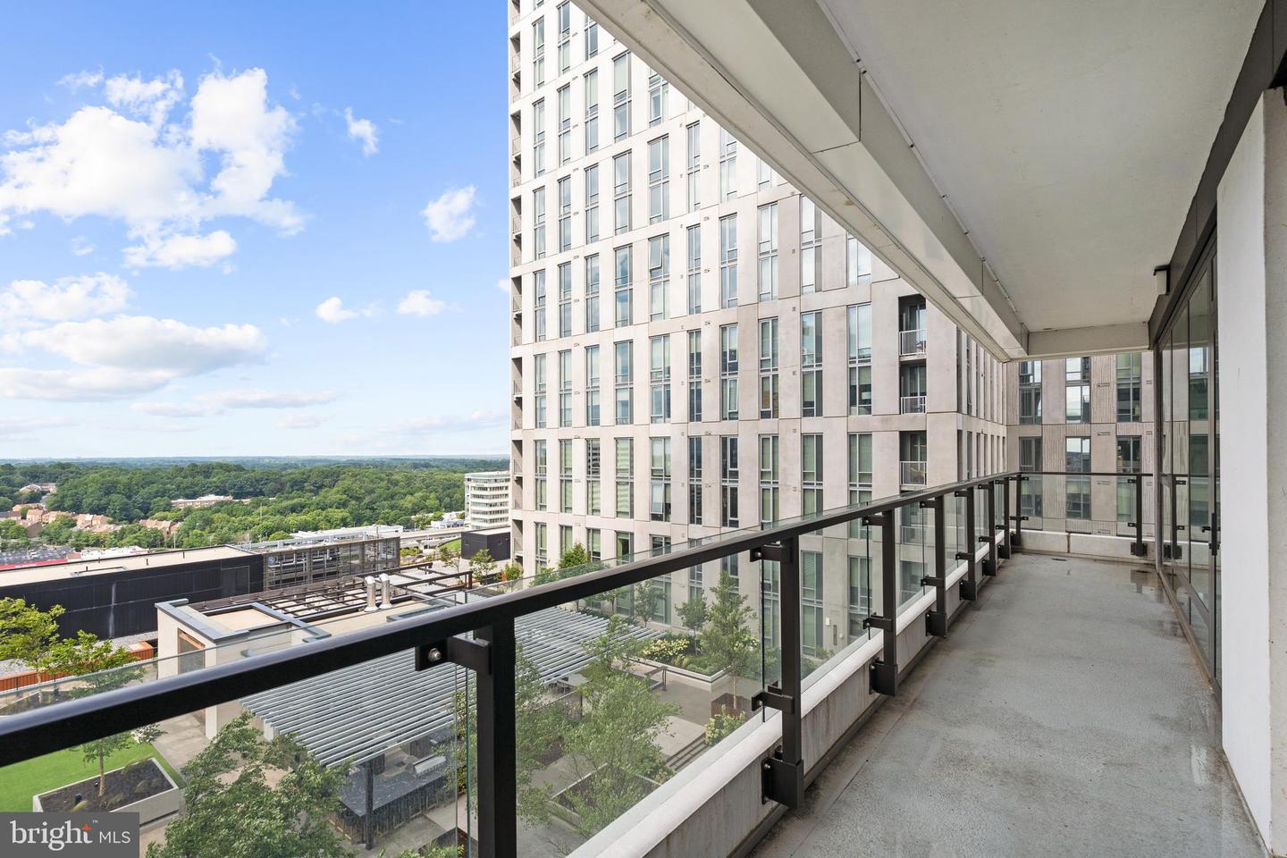 1650 SILVER HILL DR #1206, MCLEAN, Virginia 22102, 2 Bedrooms Bedrooms, ,2 BathroomsBathrooms,Residential,For sale,1650 SILVER HILL DR #1206,VAFX2274300 MLS # VAFX2274300