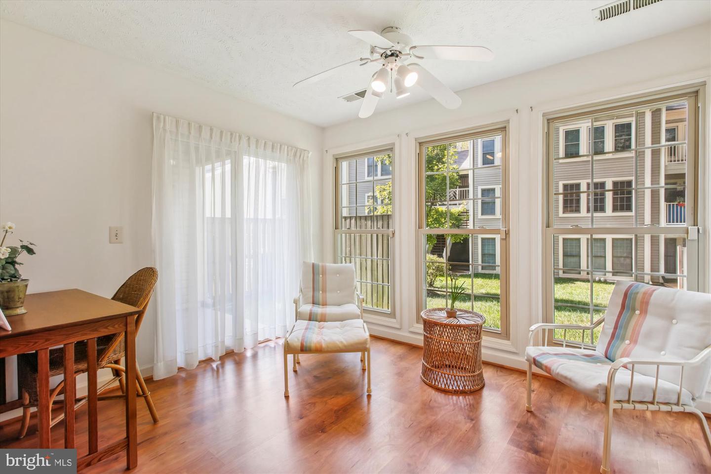 3800 RIDGE KNOLL CT #2, FAIRFAX, Virginia 22033, 2 Bedrooms Bedrooms, ,2 BathroomsBathrooms,Residential,For sale,3800 RIDGE KNOLL CT #2,VAFX2274370 MLS # VAFX2274370