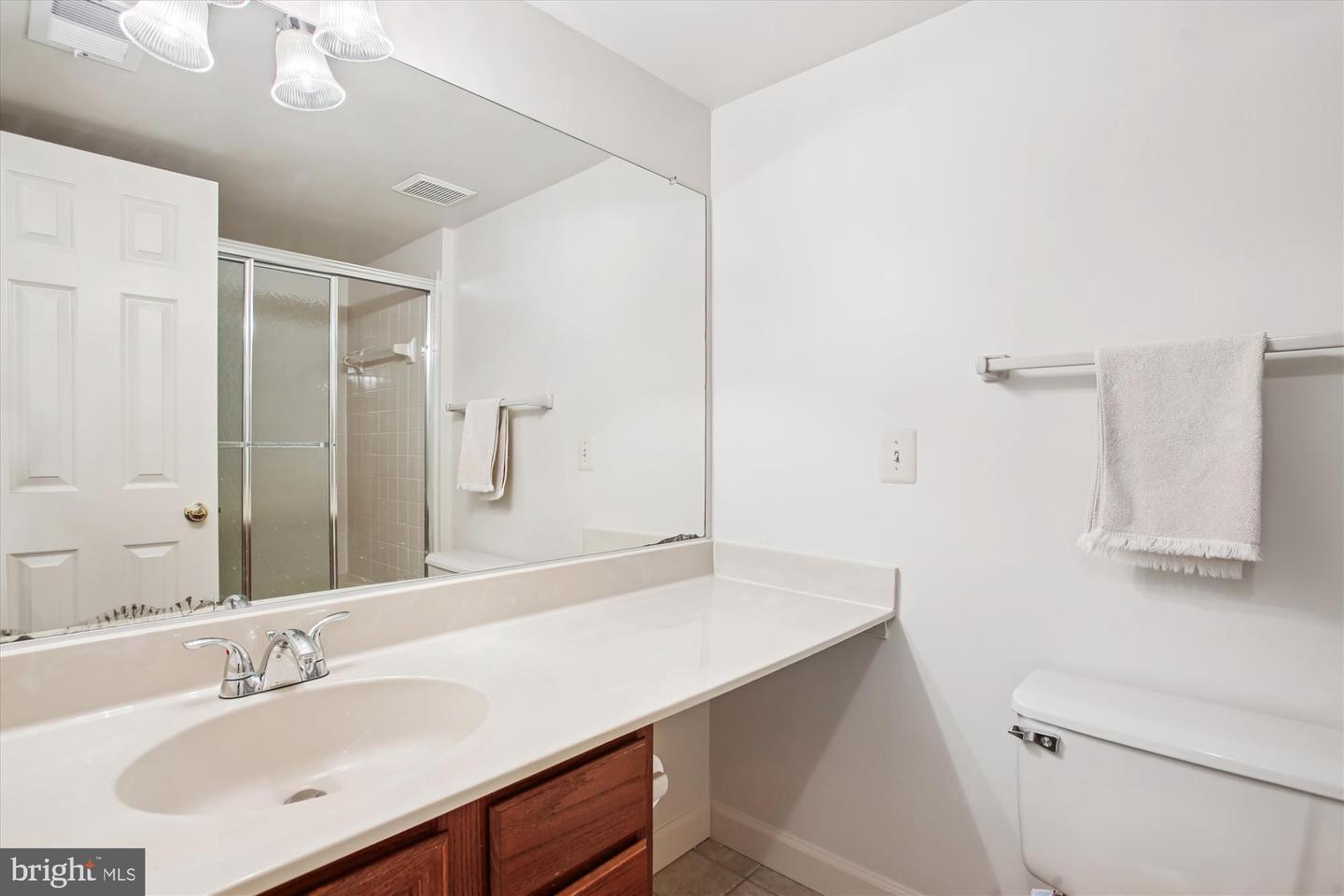 3800 RIDGE KNOLL CT #2, FAIRFAX, Virginia 22033, 2 Bedrooms Bedrooms, ,2 BathroomsBathrooms,Residential,For sale,3800 RIDGE KNOLL CT #2,VAFX2274370 MLS # VAFX2274370