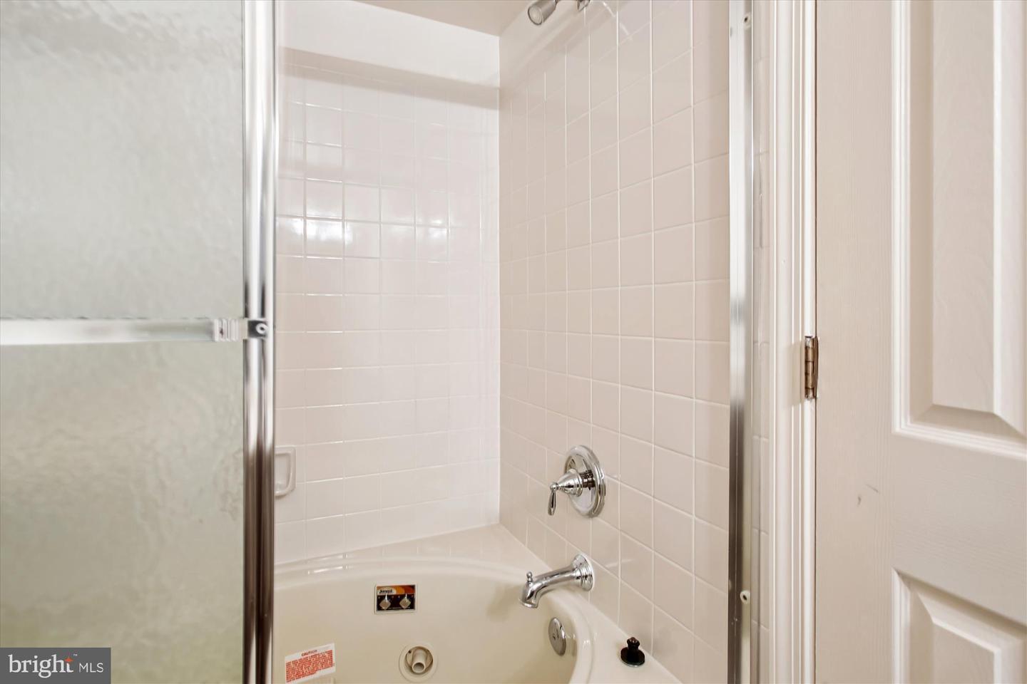 3800 RIDGE KNOLL CT #2, FAIRFAX, Virginia 22033, 2 Bedrooms Bedrooms, ,2 BathroomsBathrooms,Residential,For sale,3800 RIDGE KNOLL CT #2,VAFX2274370 MLS # VAFX2274370