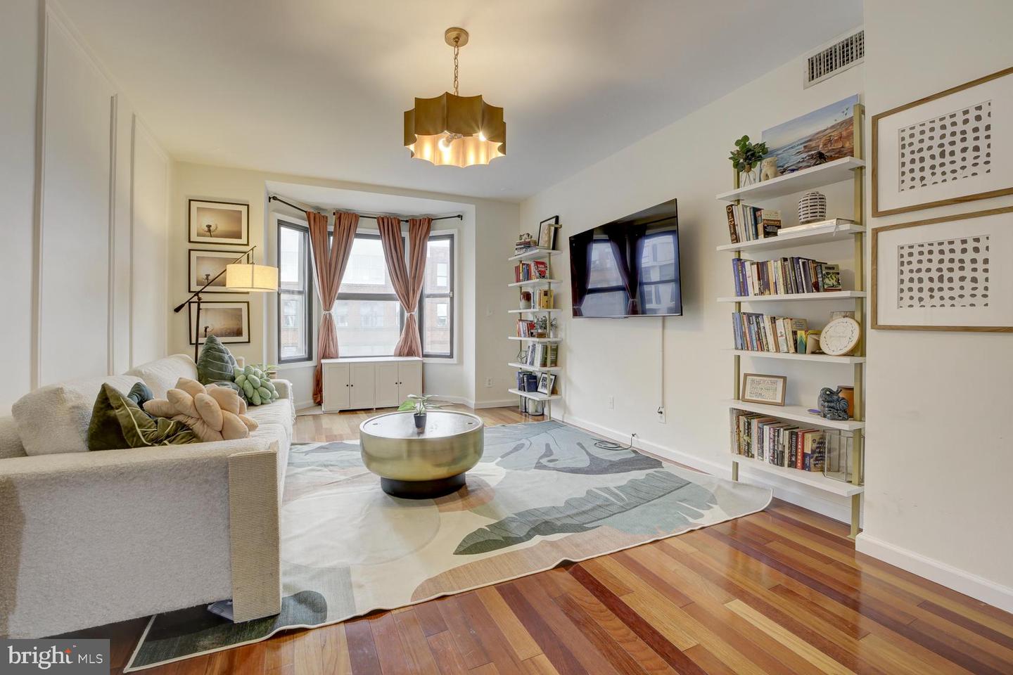 1669 COLUMBIA RD NW #304, WASHINGTON, District Of Columbia 20009, 1 Bedroom Bedrooms, ,1 BathroomBathrooms,Residential,For sale,1669 COLUMBIA RD NW #304,DCDC2227126 MLS # DCDC2227126