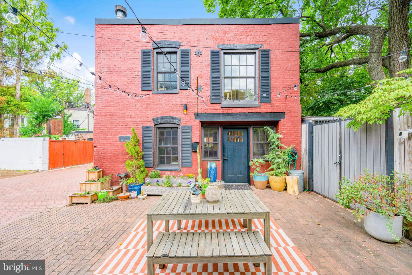 1 DERBY LN SE, WASHINGTON, District Of Columbia 20003, 2 Bedrooms Bedrooms, ,2 BathroomsBathrooms,Residential,For sale,1 DERBY LN SE,DCDC2227144 MLS # DCDC2227144