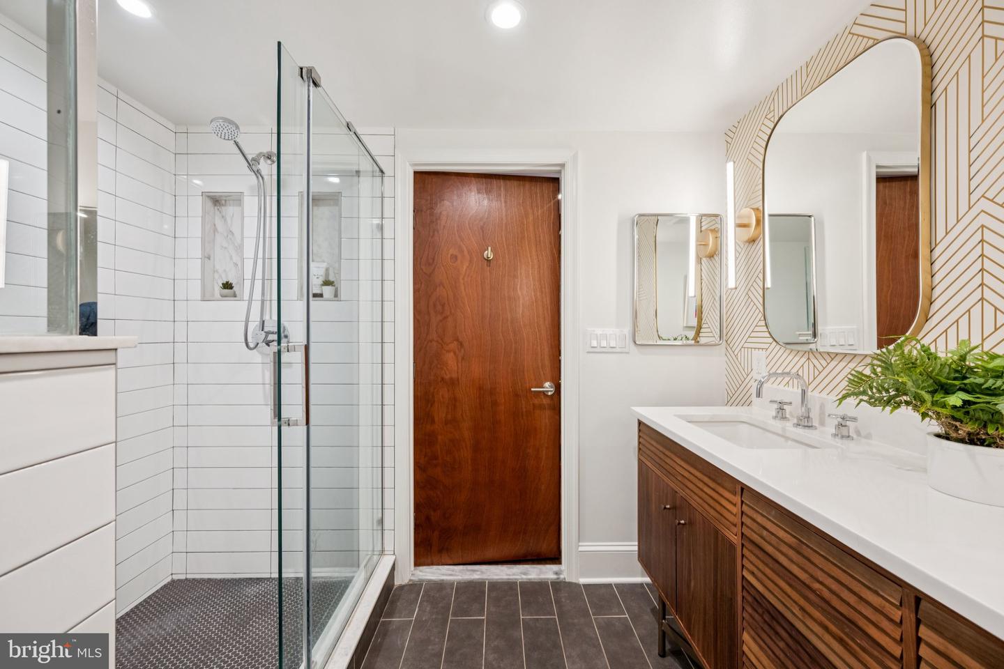 1 DERBY LN SE, WASHINGTON, District Of Columbia 20003, 2 Bedrooms Bedrooms, ,2 BathroomsBathrooms,Residential,For sale,1 DERBY LN SE,DCDC2227144 MLS # DCDC2227144