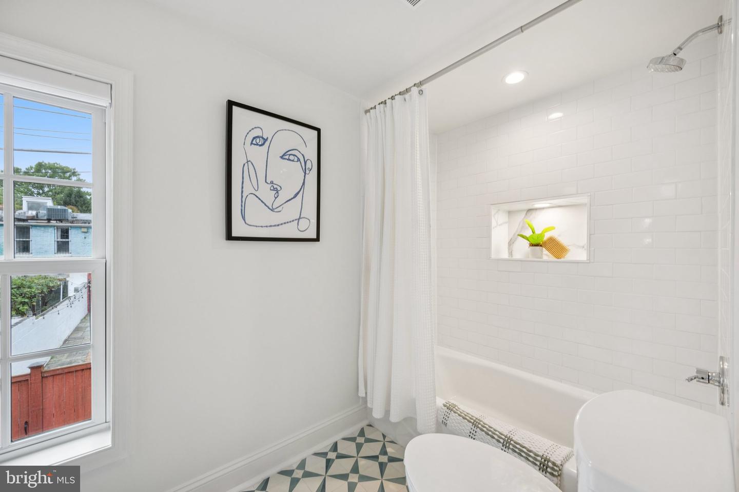 1 DERBY LN SE, WASHINGTON, District Of Columbia 20003, 2 Bedrooms Bedrooms, ,2 BathroomsBathrooms,Residential,For sale,1 DERBY LN SE,DCDC2227144 MLS # DCDC2227144