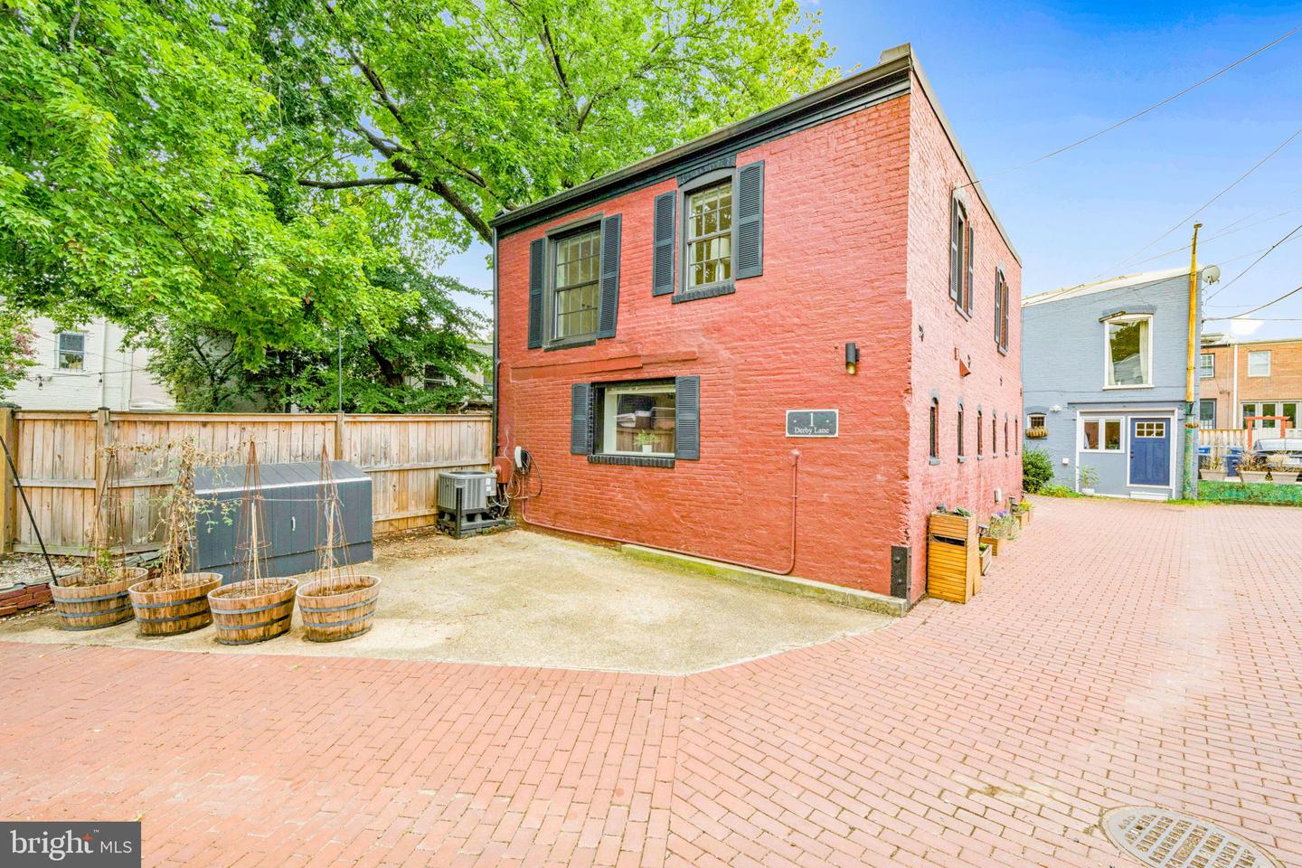 1 DERBY LN SE, WASHINGTON, District Of Columbia 20003, 2 Bedrooms Bedrooms, ,2 BathroomsBathrooms,Residential,For sale,1 DERBY LN SE,DCDC2227144 MLS # DCDC2227144