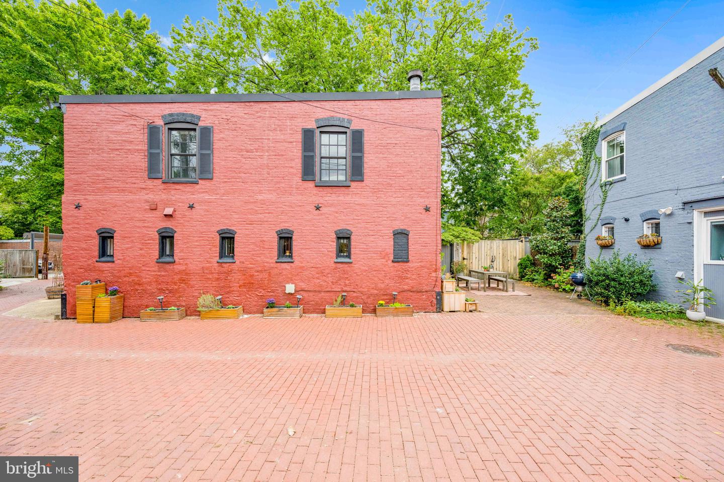 1 DERBY LN SE, WASHINGTON, District Of Columbia 20003, 2 Bedrooms Bedrooms, ,2 BathroomsBathrooms,Residential,For sale,1 DERBY LN SE,DCDC2227144 MLS # DCDC2227144