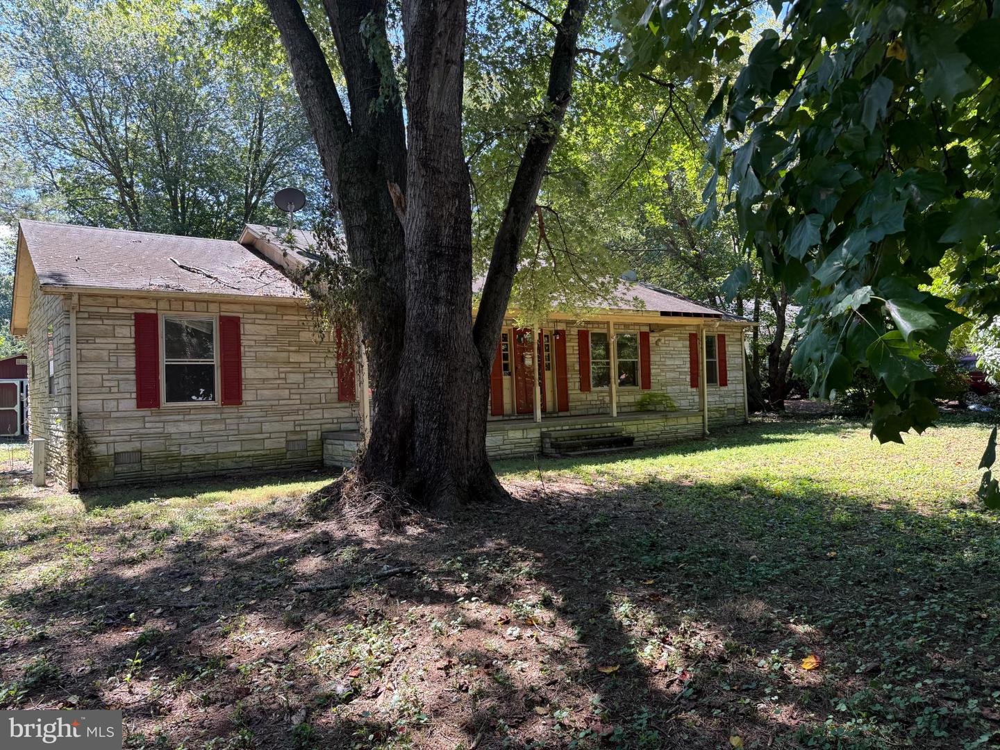 192 E BANBURY RD, TAPPAHANNOCK, Virginia 22560, 3 Bedrooms Bedrooms, 5 Rooms Rooms,1 BathroomBathrooms,Residential,For sale,192 E BANBURY RD,VAES2002064 MLS # VAES2002064