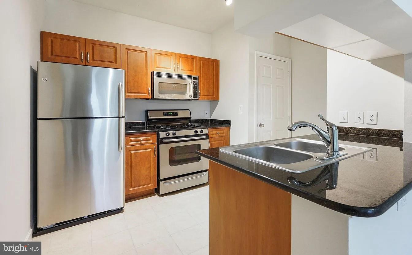 12921 CENTRE PARK CIR #303, HERNDON, Virginia 20171, 1 Bedroom Bedrooms, ,1 BathroomBathrooms,Residential,For sale,12921 CENTRE PARK CIR #303,VAFX2274474 MLS # VAFX2274474