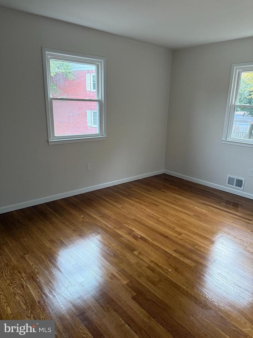 14748 BARKSDALE ST, WOODBRIDGE, Virginia 22193, 3 Bedrooms Bedrooms, ,1 BathroomBathrooms,Residential,For sale,14748 BARKSDALE ST,VAPW2106064 MLS # VAPW2106064