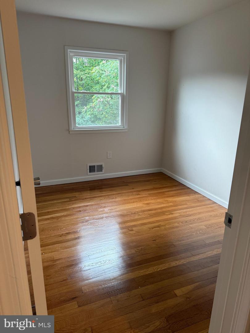 14748 BARKSDALE ST, WOODBRIDGE, Virginia 22193, 3 Bedrooms Bedrooms, ,1 BathroomBathrooms,Residential,For sale,14748 BARKSDALE ST,VAPW2106064 MLS # VAPW2106064