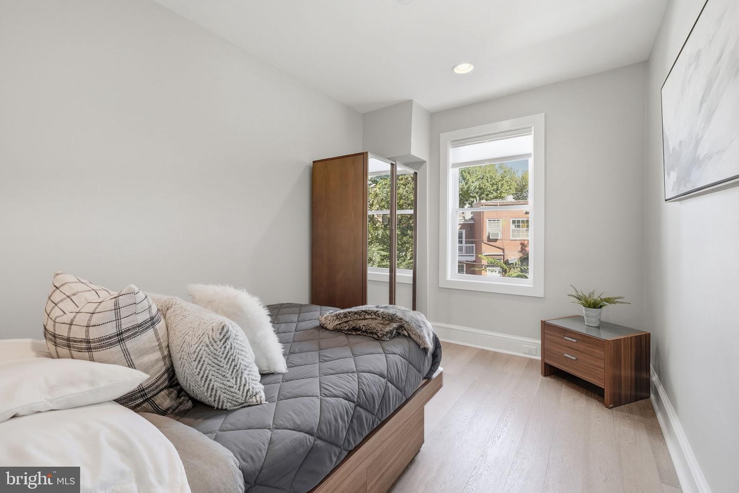 1725 34TH ST NW, WASHINGTON, District Of Columbia 20007, 3 Bedrooms Bedrooms, ,3 BathroomsBathrooms,Residential,For sale,1725 34TH ST NW,DCDC2227196 MLS # DCDC2227196