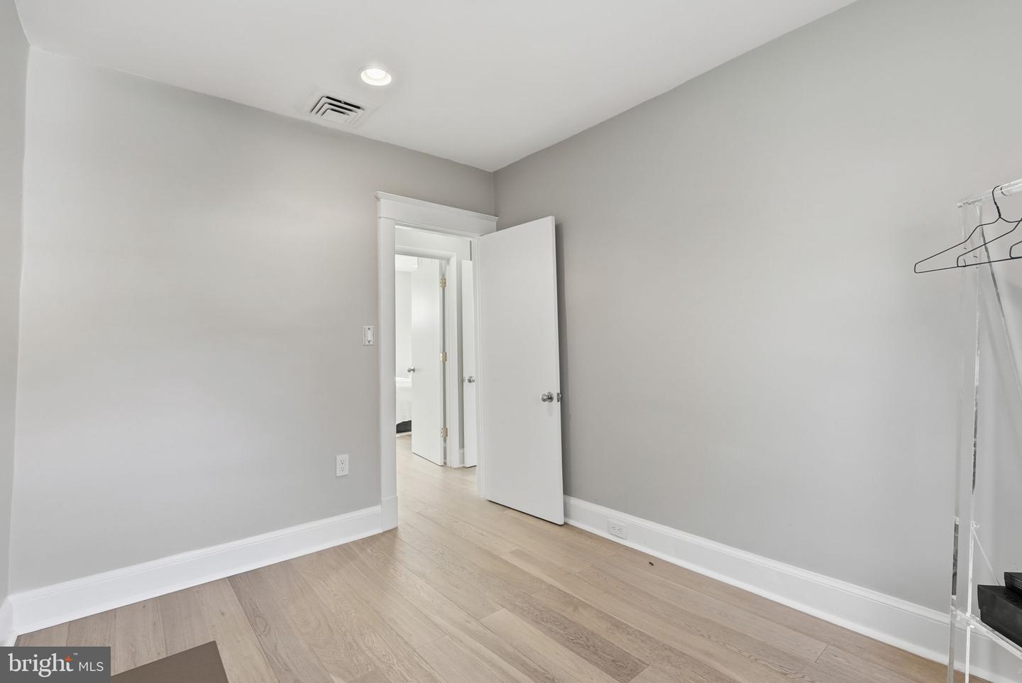 1725 34TH ST NW, WASHINGTON, District Of Columbia 20007, 3 Bedrooms Bedrooms, ,3 BathroomsBathrooms,Residential,For sale,1725 34TH ST NW,DCDC2227196 MLS # DCDC2227196