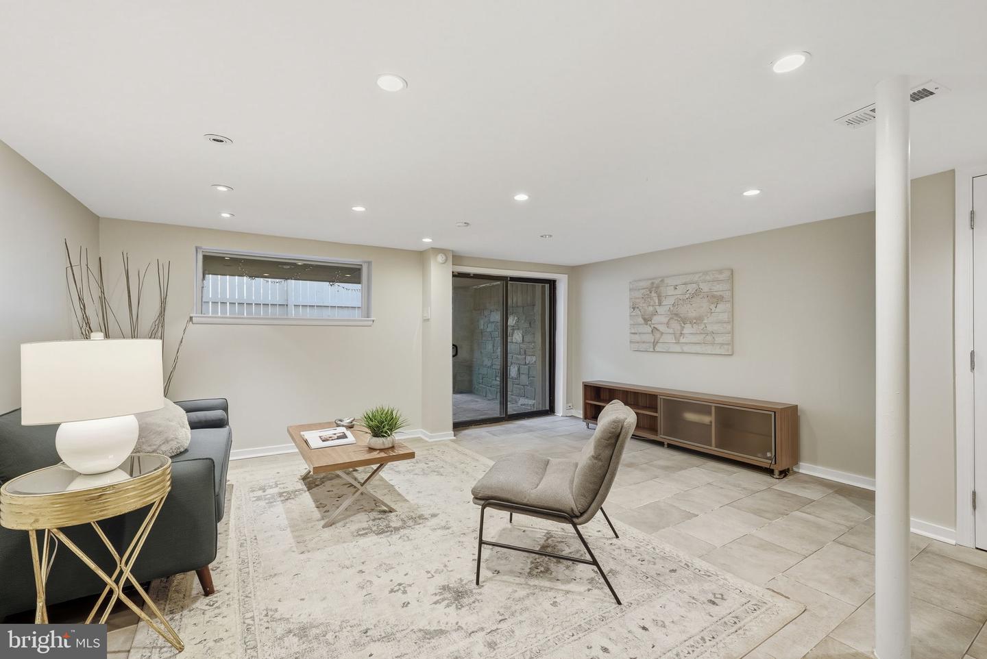 1725 34TH ST NW, WASHINGTON, District Of Columbia 20007, 3 Bedrooms Bedrooms, ,3 BathroomsBathrooms,Residential,For sale,1725 34TH ST NW,DCDC2227196 MLS # DCDC2227196