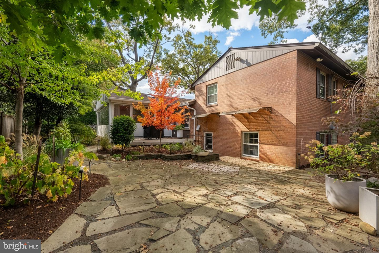 917 CRESTWOOD DR, ALEXANDRIA, Virginia 22302, 4 Bedrooms Bedrooms, ,3 BathroomsBathrooms,Residential,For sale,917 CRESTWOOD DR,VAAX2050860 MLS # VAAX2050860