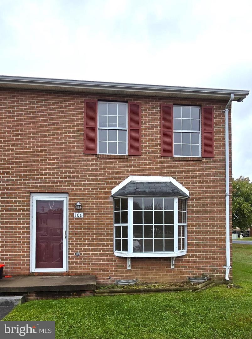 100 NOTTOWAY DR, STEPHENS CITY, Virginia 22655, 2 Bedrooms Bedrooms, ,1 BathroomBathrooms,Residential,For sale,100 NOTTOWAY DR,VAFV2037410 MLS # VAFV2037410