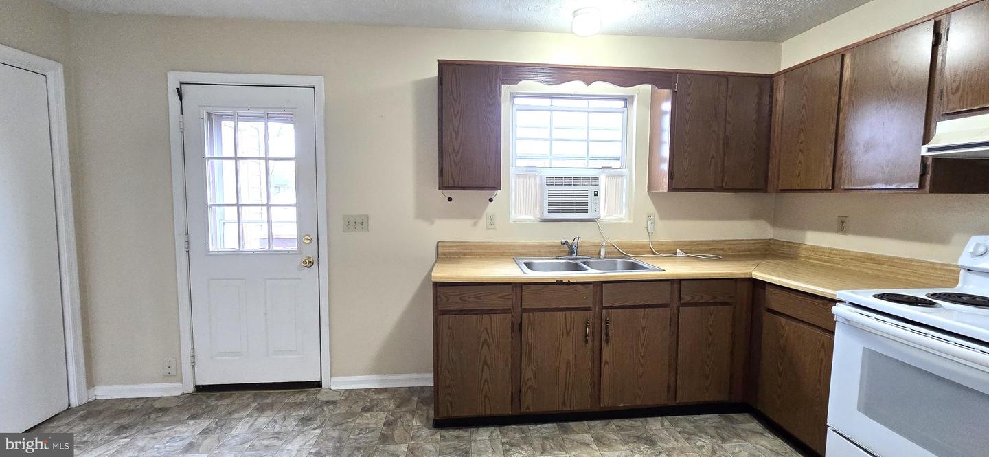 100 NOTTOWAY DR, STEPHENS CITY, Virginia 22655, 2 Bedrooms Bedrooms, ,1 BathroomBathrooms,Residential,For sale,100 NOTTOWAY DR,VAFV2037410 MLS # VAFV2037410