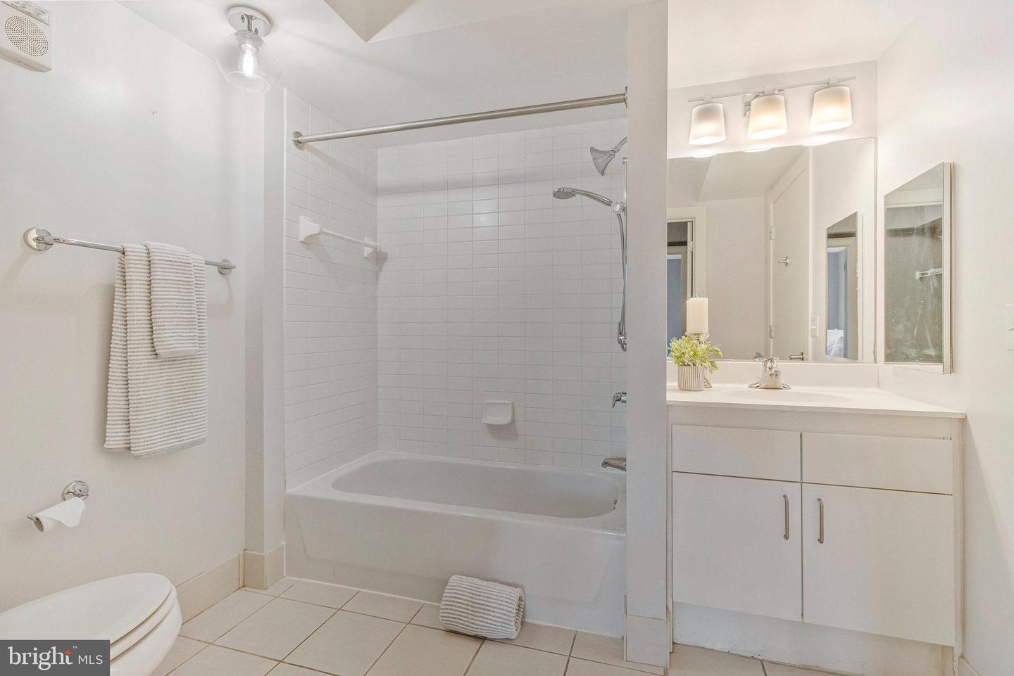 1000 NEW JERSEY AVE SE #914, WASHINGTON, District Of Columbia 20003, 2 Bedrooms Bedrooms, ,2 BathroomsBathrooms,Residential,For sale,1000 NEW JERSEY AVE SE #914,DCDC2227214 MLS # DCDC2227214