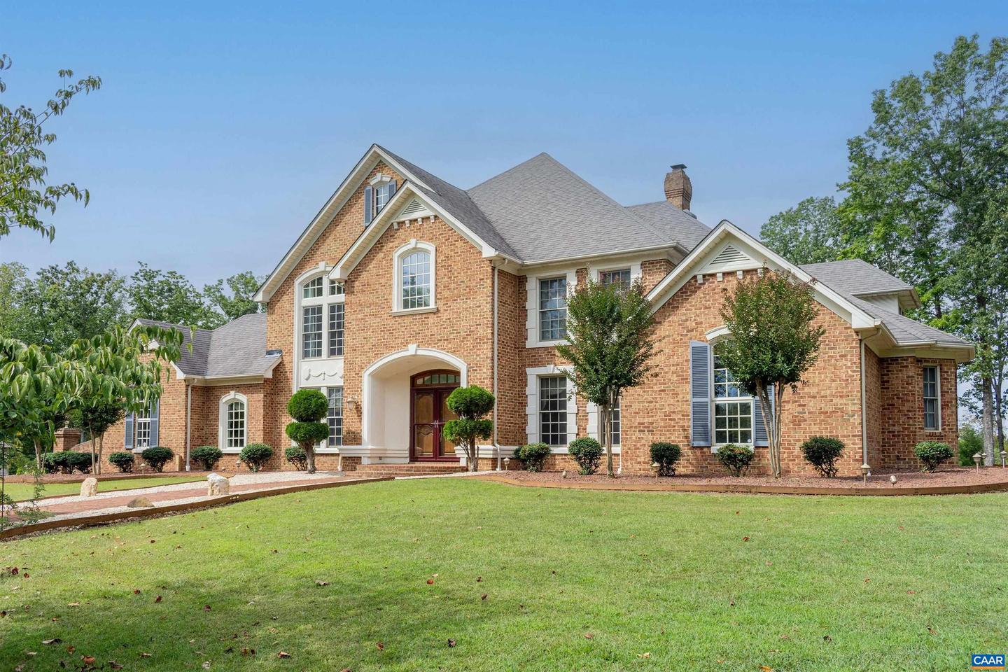 2576 S JAMES RIVER RD, WINGINA, Virginia 24599, 5 Bedrooms Bedrooms, ,4 BathroomsBathrooms,Residential,For sale,2576 S JAMES RIVER RD,670055 MLS # 670055