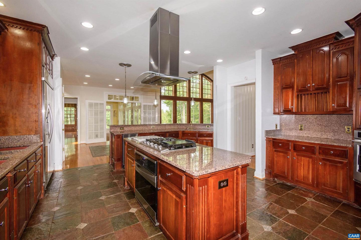 2576 S JAMES RIVER RD, WINGINA, Virginia 24599, 5 Bedrooms Bedrooms, ,4 BathroomsBathrooms,Residential,For sale,2576 S JAMES RIVER RD,670055 MLS # 670055