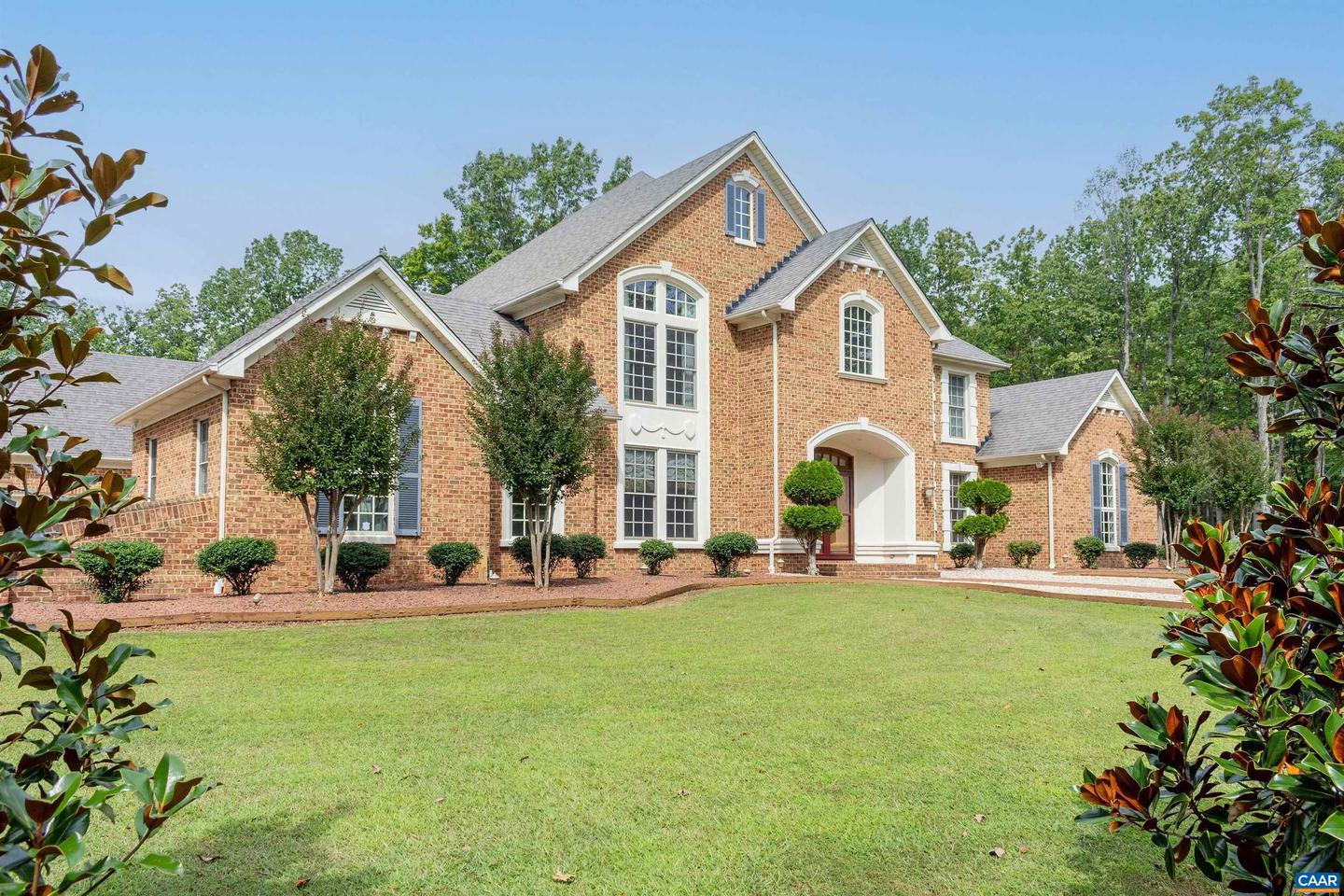 2576 S JAMES RIVER RD, WINGINA, Virginia 24599, 5 Bedrooms Bedrooms, ,4 BathroomsBathrooms,Residential,For sale,2576 S JAMES RIVER RD,670055 MLS # 670055