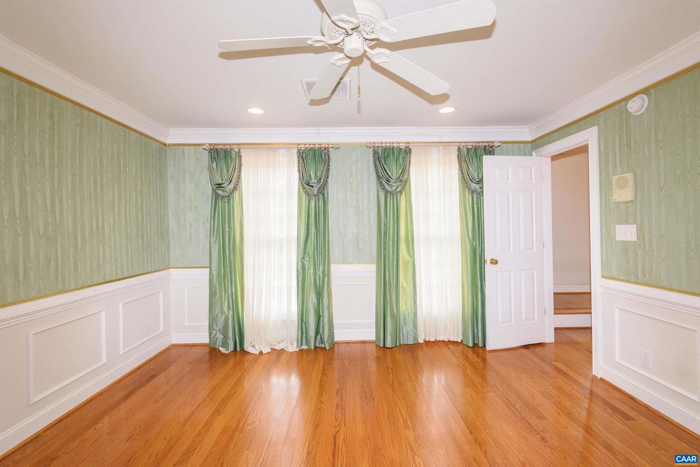 2576 S JAMES RIVER RD, WINGINA, Virginia 24599, 5 Bedrooms Bedrooms, ,4 BathroomsBathrooms,Residential,For sale,2576 S JAMES RIVER RD,670055 MLS # 670055