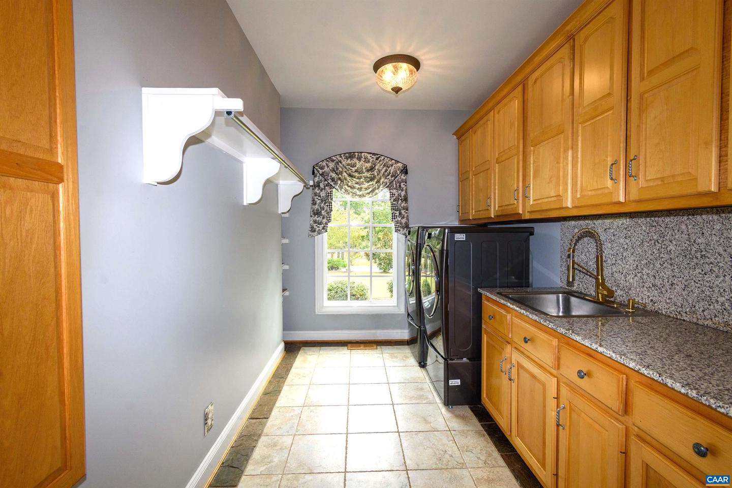 2576 S JAMES RIVER RD, WINGINA, Virginia 24599, 5 Bedrooms Bedrooms, ,4 BathroomsBathrooms,Residential,For sale,2576 S JAMES RIVER RD,670055 MLS # 670055