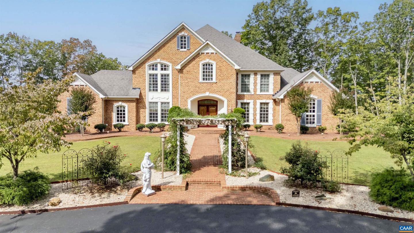 2576 S JAMES RIVER RD, WINGINA, Virginia 24599, 5 Bedrooms Bedrooms, ,4 BathroomsBathrooms,Residential,For sale,2576 S JAMES RIVER RD,670055 MLS # 670055