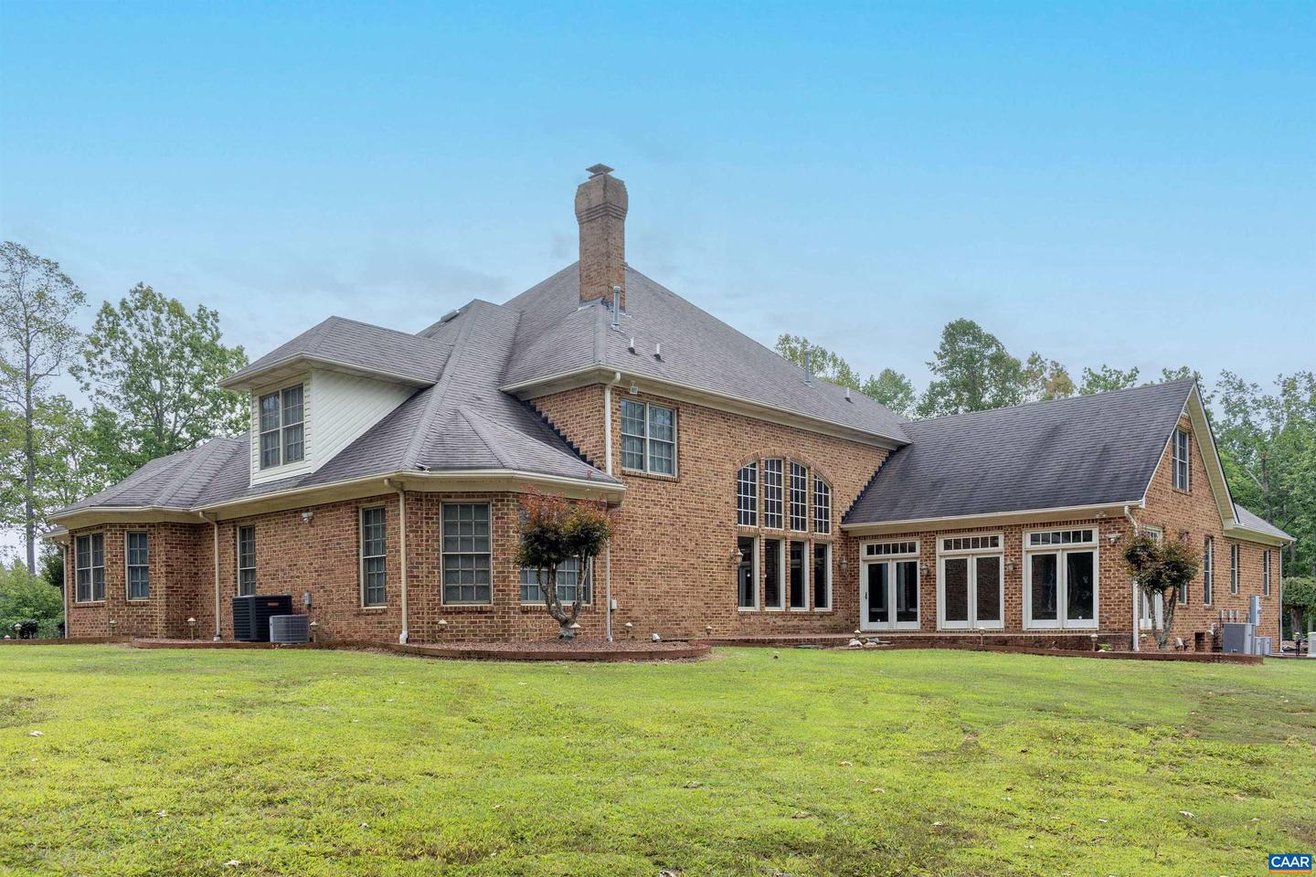 2576 S JAMES RIVER RD, WINGINA, Virginia 24599, 5 Bedrooms Bedrooms, ,4 BathroomsBathrooms,Residential,For sale,2576 S JAMES RIVER RD,670055 MLS # 670055