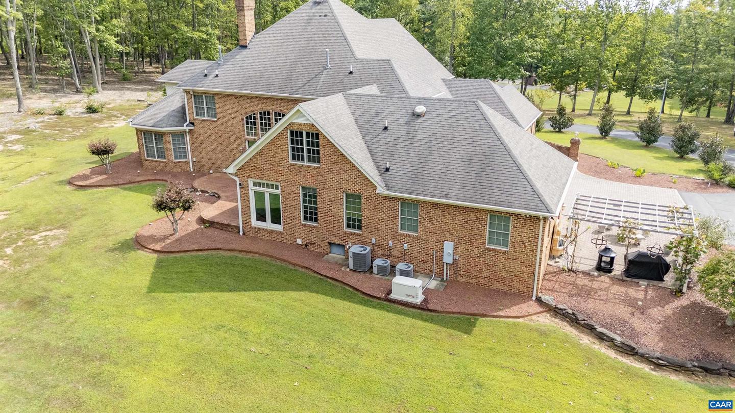 2576 S JAMES RIVER RD, WINGINA, Virginia 24599, 5 Bedrooms Bedrooms, ,4 BathroomsBathrooms,Residential,For sale,2576 S JAMES RIVER RD,670055 MLS # 670055