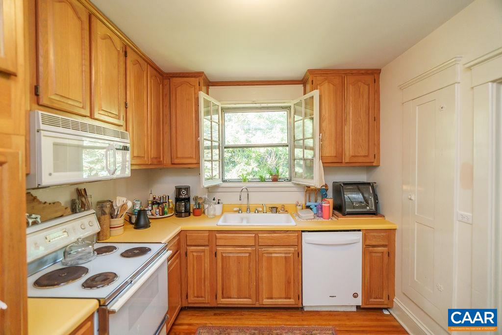 2405 JEFFERSON PARK AVE, CHARLOTTESVILLE, Virginia 22903, ,Residential,2405 JEFFERSON PARK AVE,670059 MLS # 670059