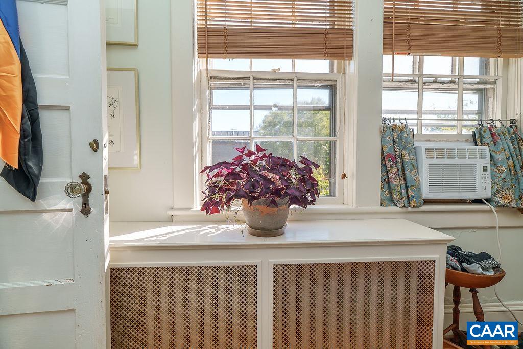 2405 JEFFERSON PARK AVE, CHARLOTTESVILLE, Virginia 22903, ,Residential,2405 JEFFERSON PARK AVE,670059 MLS # 670059