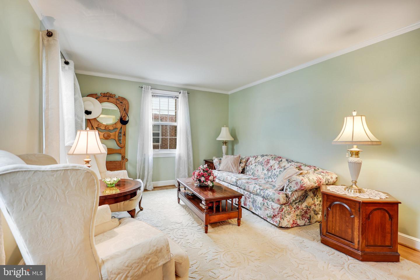 2805 WOODLAWN AVE, FALLS CHURCH, Virginia 22042, 5 Bedrooms Bedrooms, ,2 BathroomsBathrooms,Residential,For sale,2805 WOODLAWN AVE,VAFX2228486 MLS # VAFX2228486