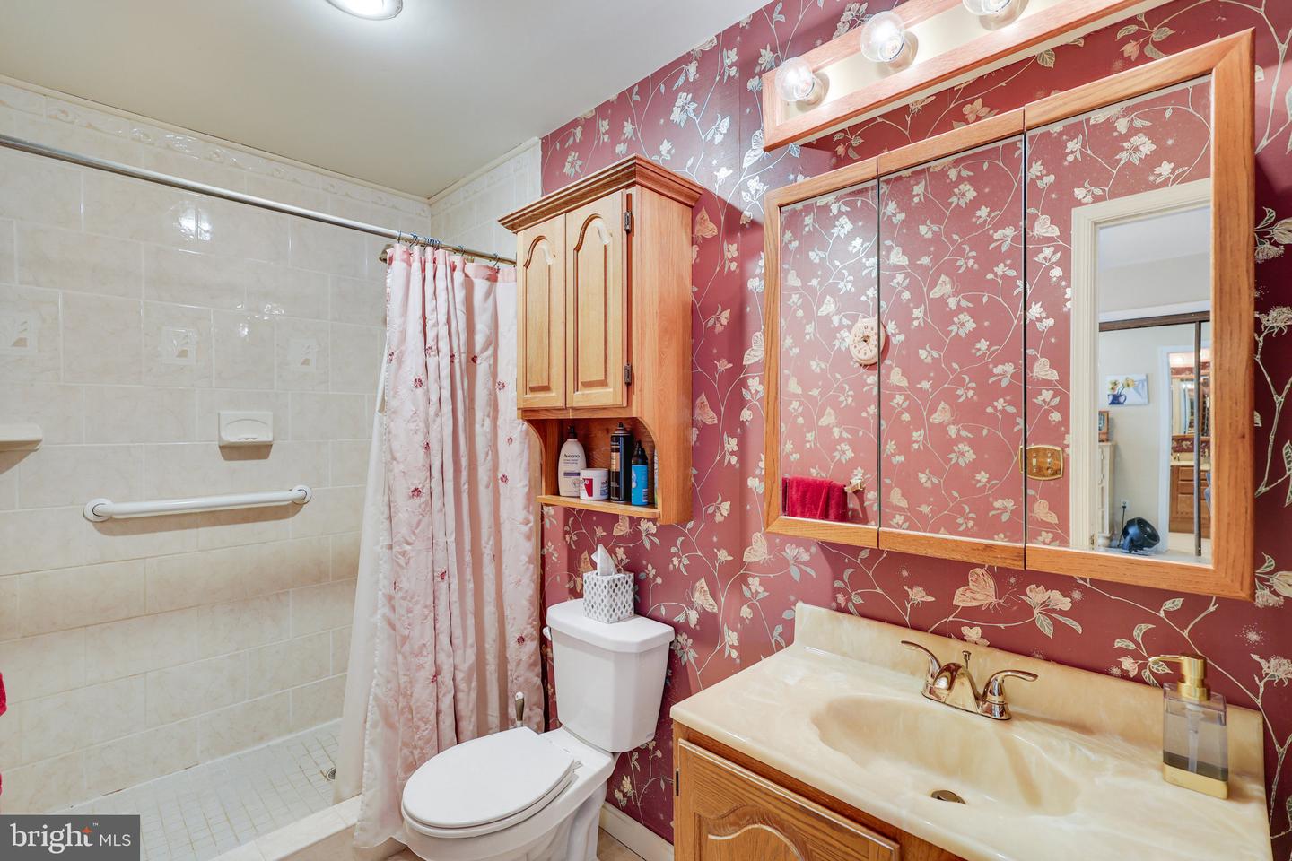 2805 WOODLAWN AVE, FALLS CHURCH, Virginia 22042, 5 Bedrooms Bedrooms, ,2 BathroomsBathrooms,Residential,For sale,2805 WOODLAWN AVE,VAFX2228486 MLS # VAFX2228486