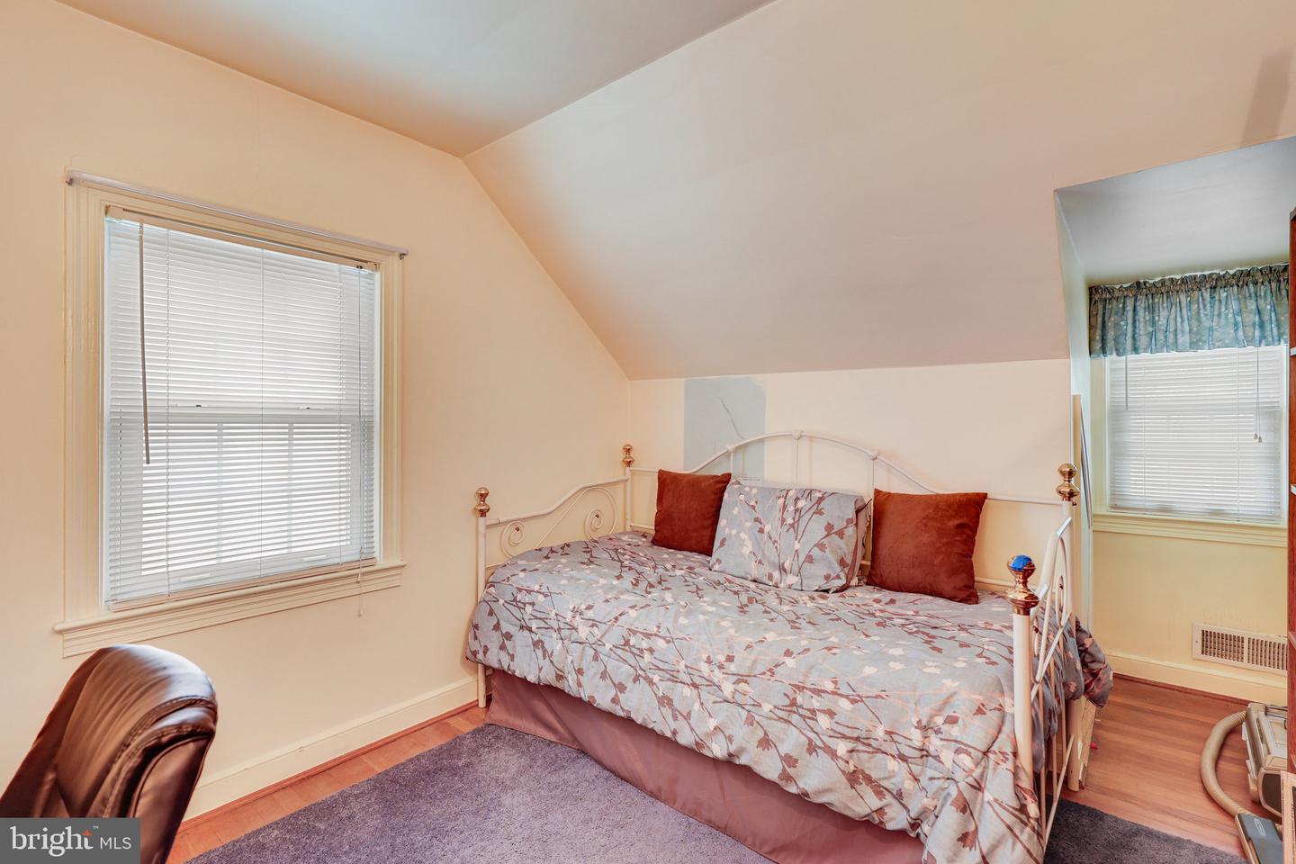 2805 WOODLAWN AVE, FALLS CHURCH, Virginia 22042, 5 Bedrooms Bedrooms, ,2 BathroomsBathrooms,Residential,For sale,2805 WOODLAWN AVE,VAFX2228486 MLS # VAFX2228486