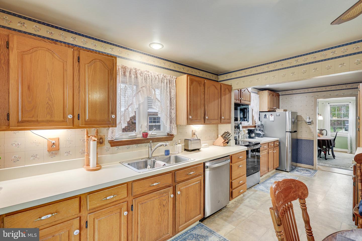 2805 WOODLAWN AVE, FALLS CHURCH, Virginia 22042, 5 Bedrooms Bedrooms, ,2 BathroomsBathrooms,Residential,For sale,2805 WOODLAWN AVE,VAFX2228486 MLS # VAFX2228486