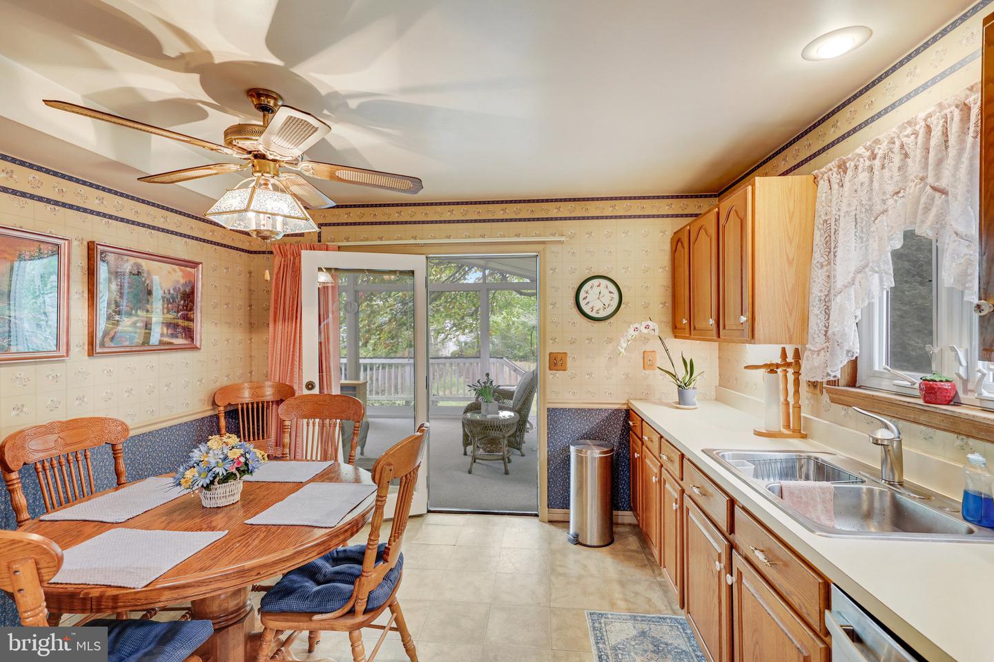 2805 WOODLAWN AVE, FALLS CHURCH, Virginia 22042, 5 Bedrooms Bedrooms, ,2 BathroomsBathrooms,Residential,For sale,2805 WOODLAWN AVE,VAFX2228486 MLS # VAFX2228486