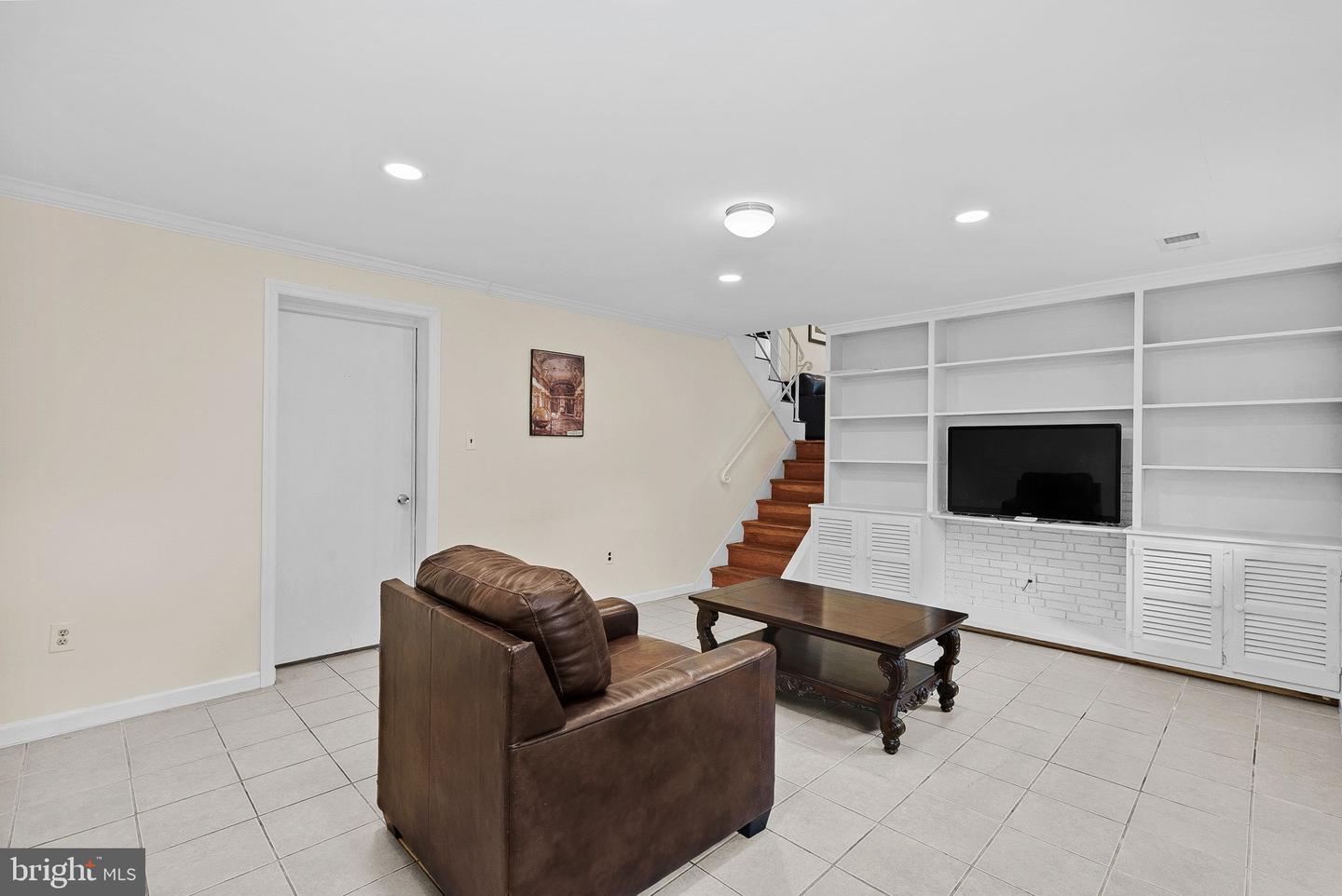 6313 BARDU AVE, SPRINGFIELD, Virginia 22152, 3 Bedrooms Bedrooms, ,2 BathroomsBathrooms,Residential,For sale,6313 BARDU AVE,VAFX2263842 MLS # VAFX2263842