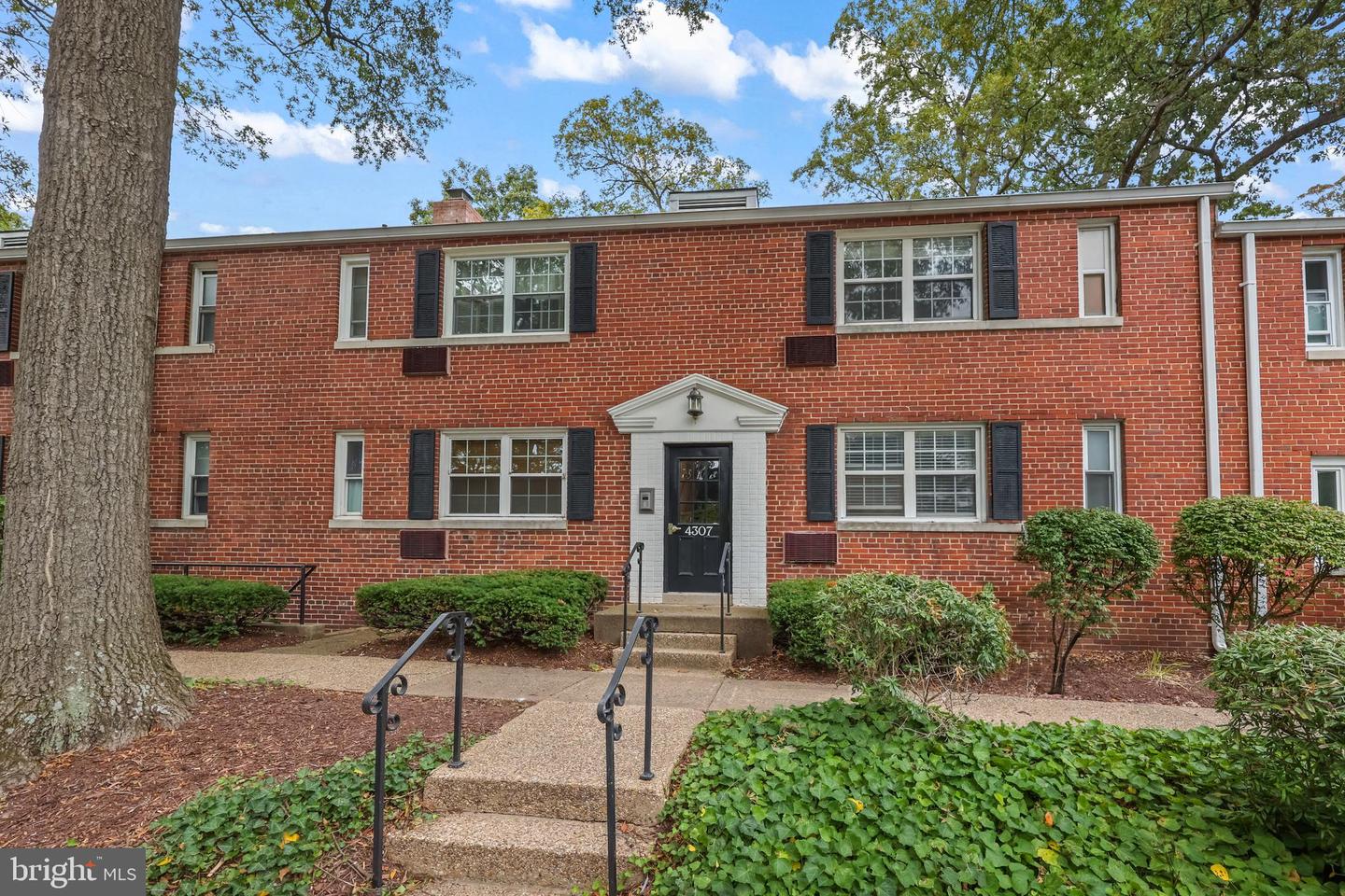 4307 2ND RD N #43074, ARLINGTON, Virginia 22203, 1 Bedroom Bedrooms, ,1 BathroomBathrooms,Residential,For sale,4307 2ND RD N #43074,VAAR2063246 MLS # VAAR2063246