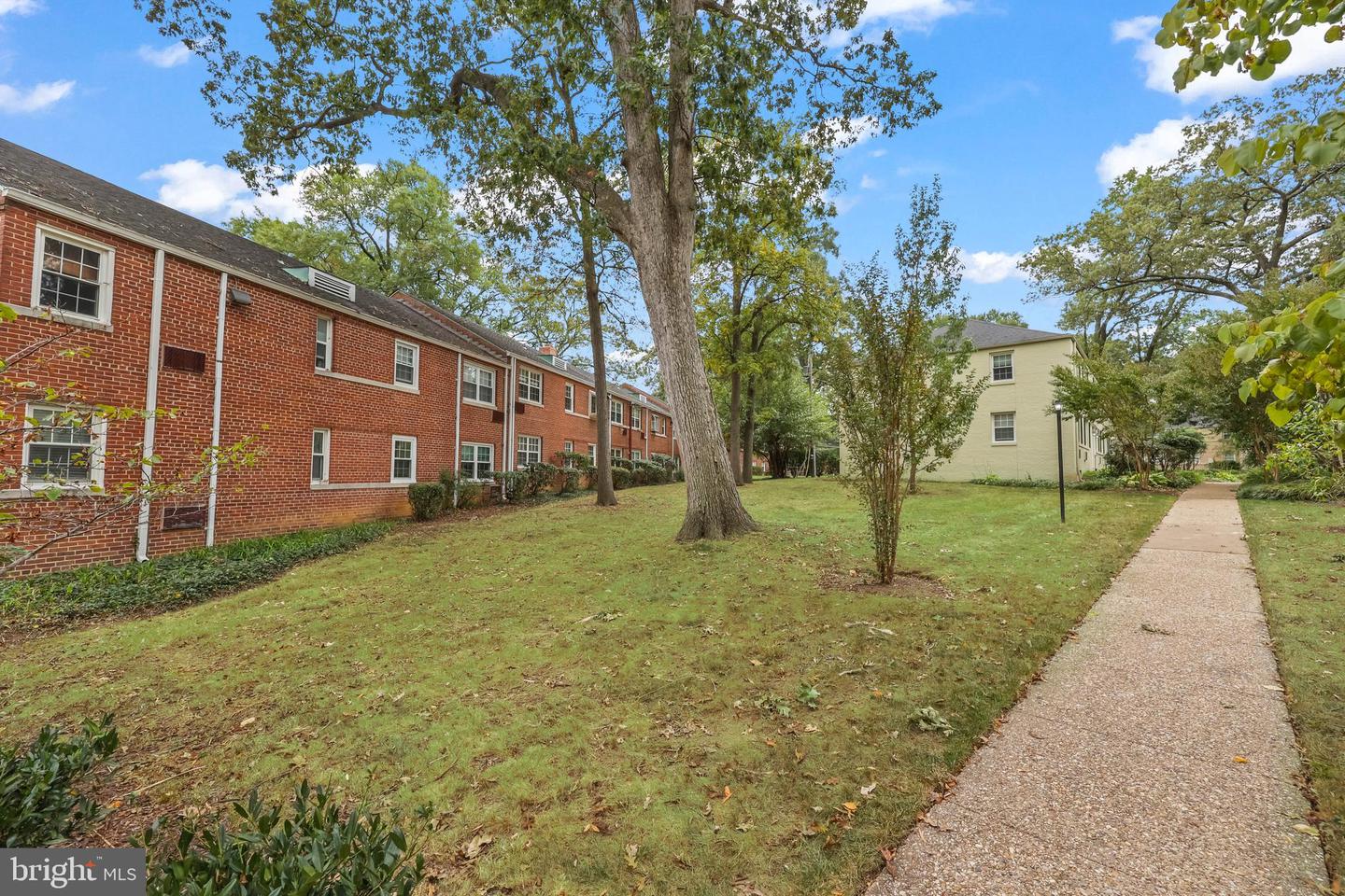 4307 2ND RD N #43074, ARLINGTON, Virginia 22203, 1 Bedroom Bedrooms, ,1 BathroomBathrooms,Residential,For sale,4307 2ND RD N #43074,VAAR2063246 MLS # VAAR2063246