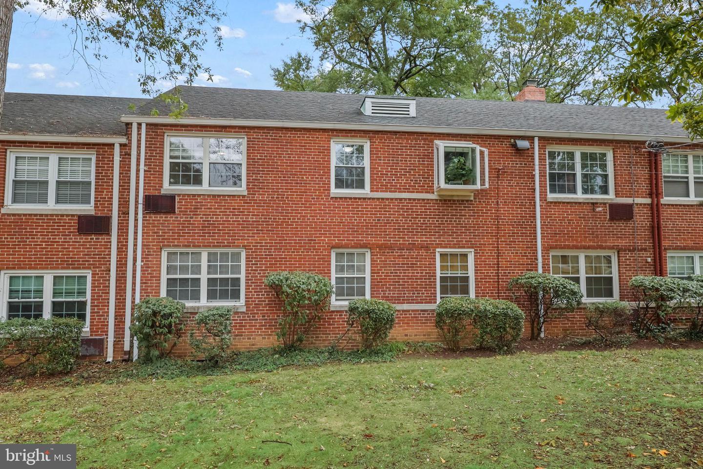 4307 2ND RD N #43074, ARLINGTON, Virginia 22203, 1 Bedroom Bedrooms, ,1 BathroomBathrooms,Residential,For sale,4307 2ND RD N #43074,VAAR2063246 MLS # VAAR2063246