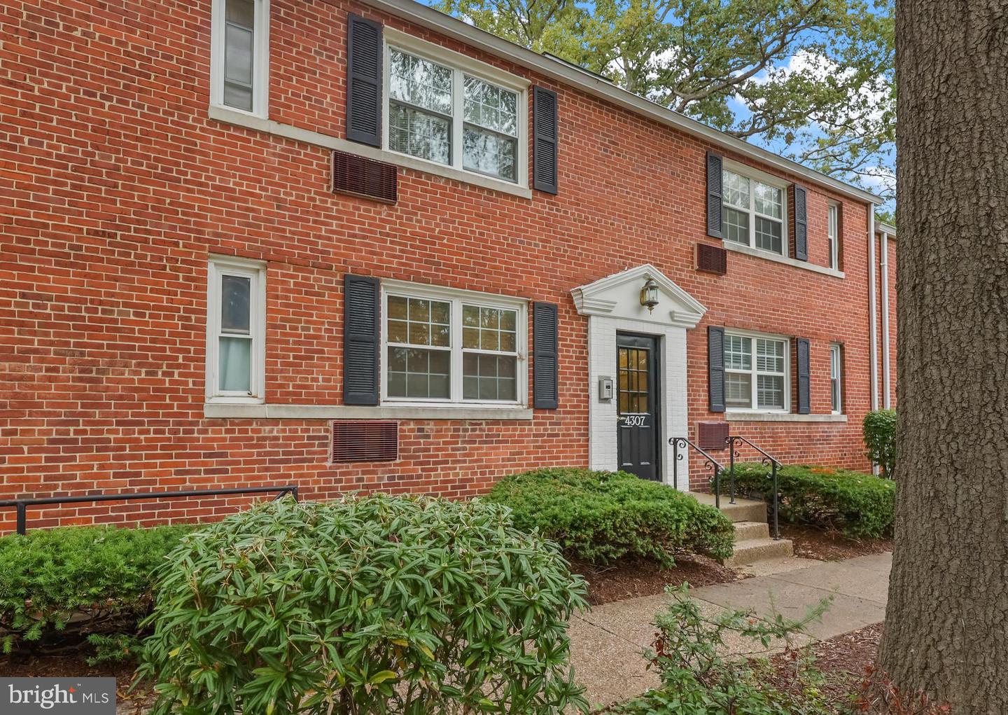 4307 2ND RD N #43074, ARLINGTON, Virginia 22203, 1 Bedroom Bedrooms, ,1 BathroomBathrooms,Residential,For sale,4307 2ND RD N #43074,VAAR2063246 MLS # VAAR2063246