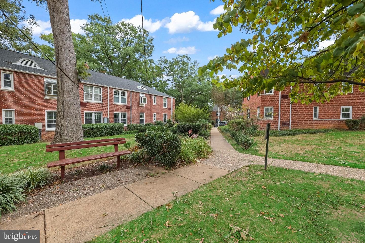 4307 2ND RD N #43074, ARLINGTON, Virginia 22203, 1 Bedroom Bedrooms, ,1 BathroomBathrooms,Residential,For sale,4307 2ND RD N #43074,VAAR2063246 MLS # VAAR2063246