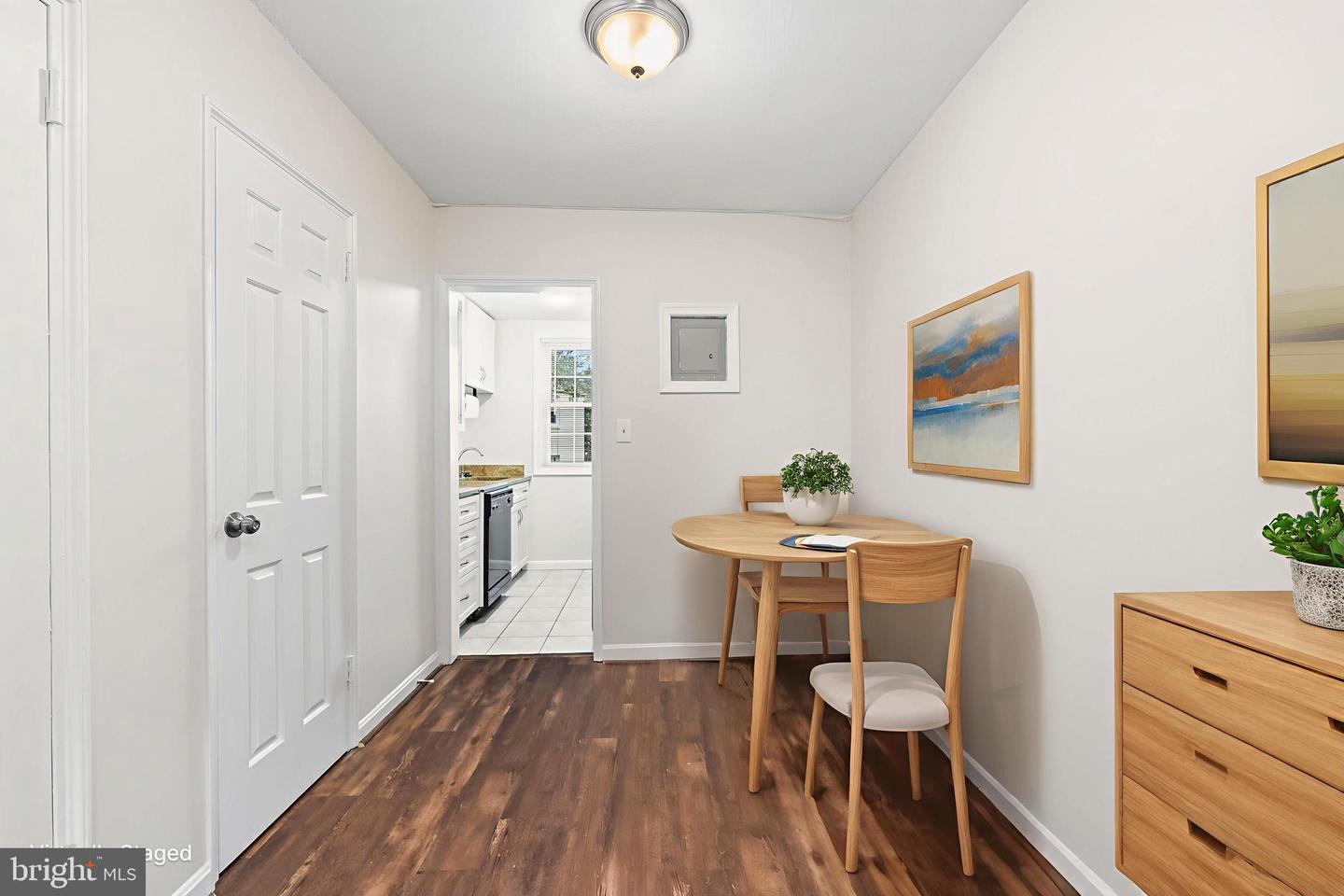 4307 2ND RD N #43074, ARLINGTON, Virginia 22203, 1 Bedroom Bedrooms, ,1 BathroomBathrooms,Residential,For sale,4307 2ND RD N #43074,VAAR2063246 MLS # VAAR2063246