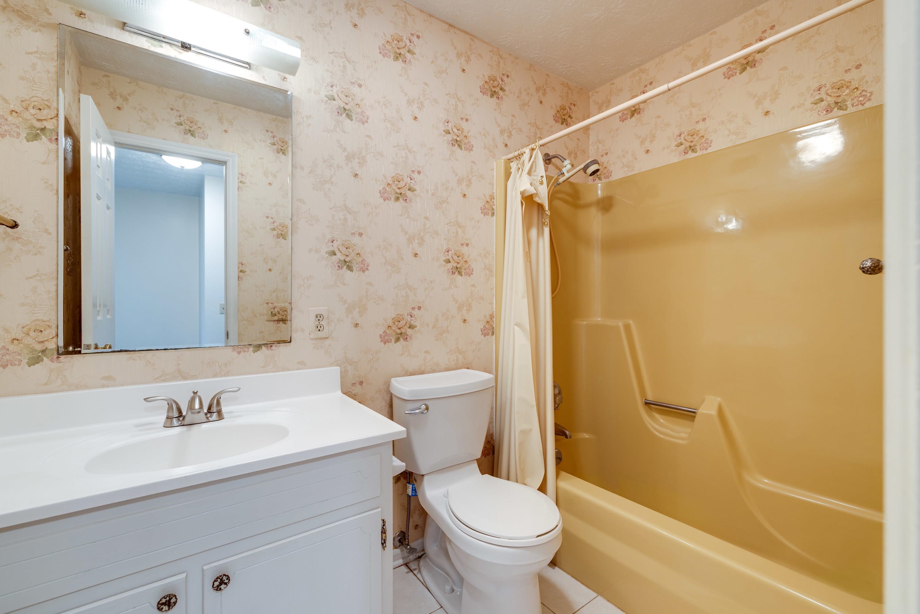 44 EMERY ST, HARRISONBURG, Virginia 22801, 5 Bedrooms Bedrooms, ,3 BathroomsBathrooms,Residential,44 EMERY ST,670057 MLS # 670057