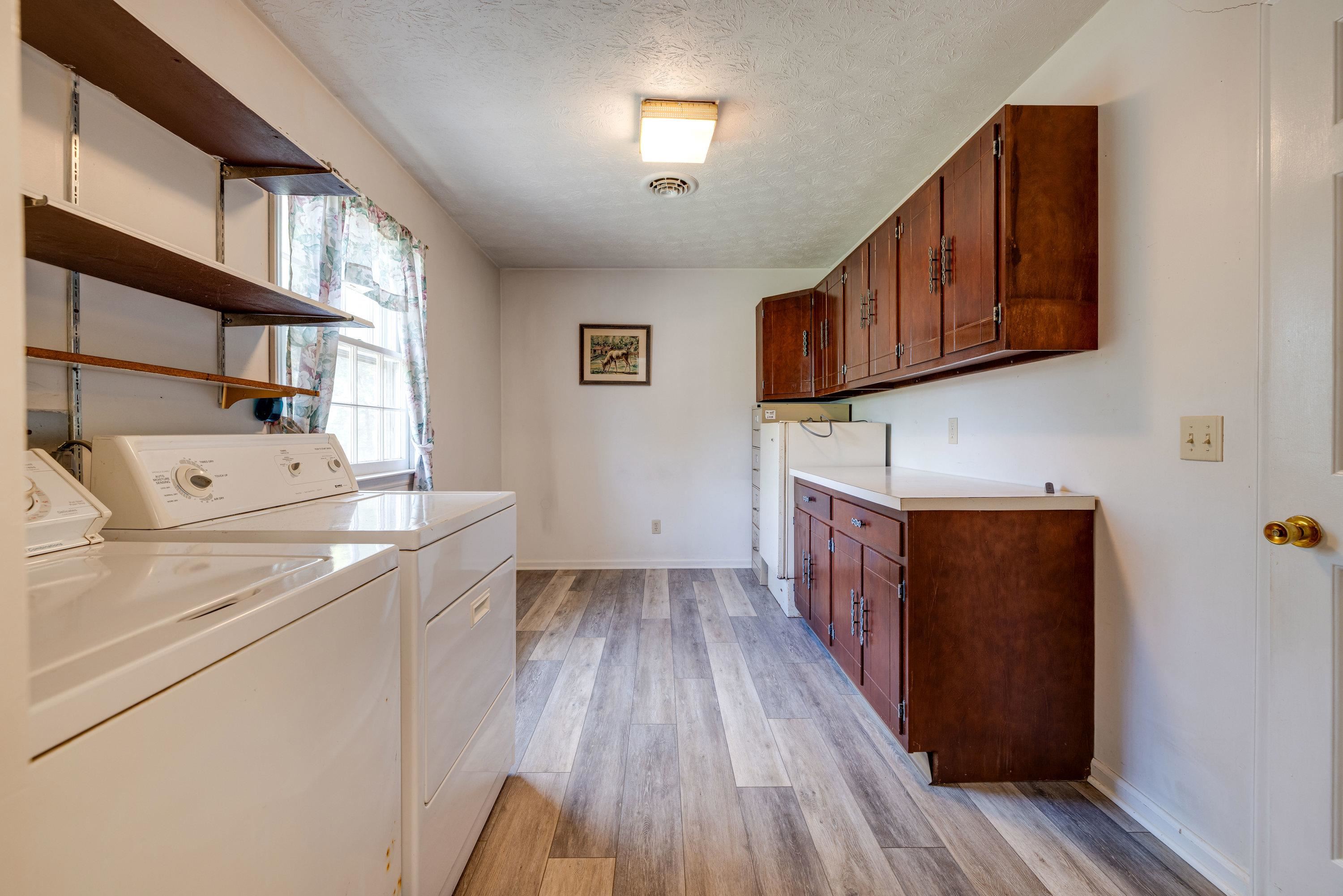 44 EMERY ST, HARRISONBURG, Virginia 22801, 5 Bedrooms Bedrooms, ,3 BathroomsBathrooms,Residential,44 EMERY ST,670057 MLS # 670057