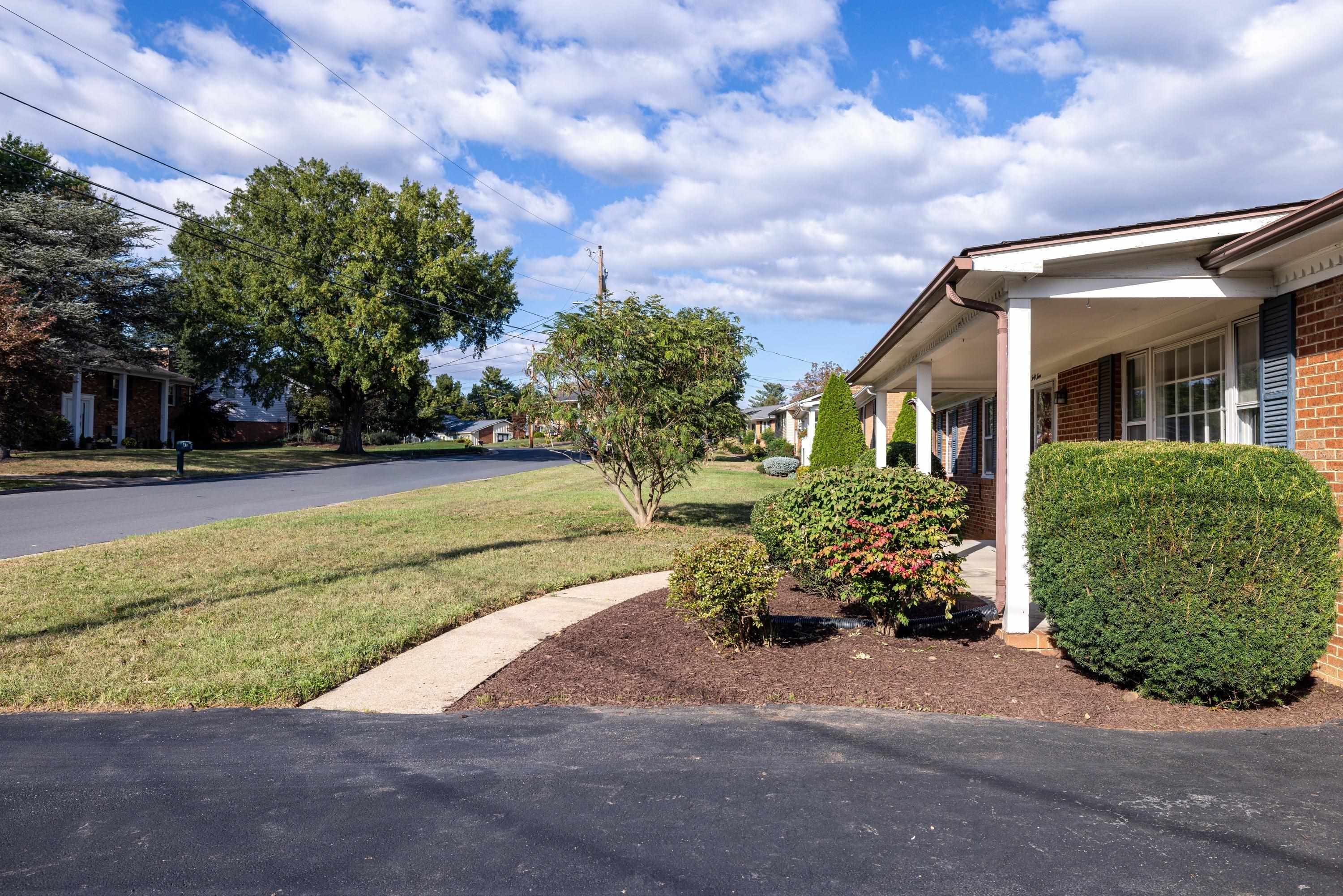 44 EMERY ST, HARRISONBURG, Virginia 22801, 5 Bedrooms Bedrooms, ,3 BathroomsBathrooms,Residential,44 EMERY ST,670057 MLS # 670057