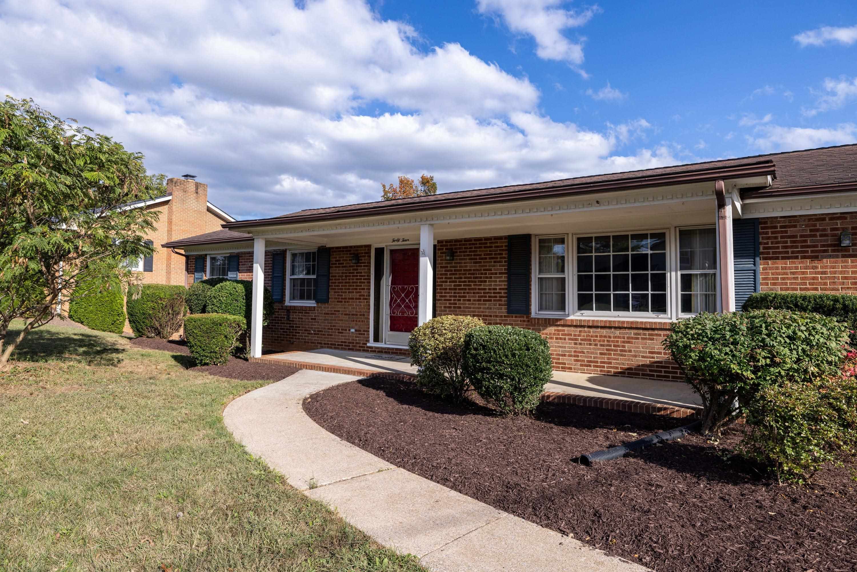 44 EMERY ST, HARRISONBURG, Virginia 22801, 5 Bedrooms Bedrooms, ,3 BathroomsBathrooms,Residential,44 EMERY ST,670057 MLS # 670057