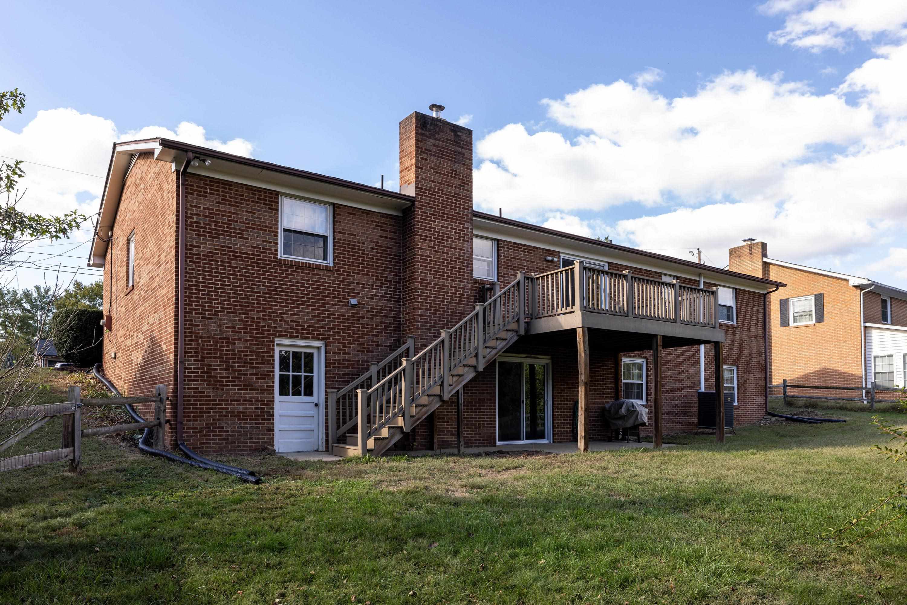44 EMERY ST, HARRISONBURG, Virginia 22801, 5 Bedrooms Bedrooms, ,3 BathroomsBathrooms,Residential,44 EMERY ST,670057 MLS # 670057