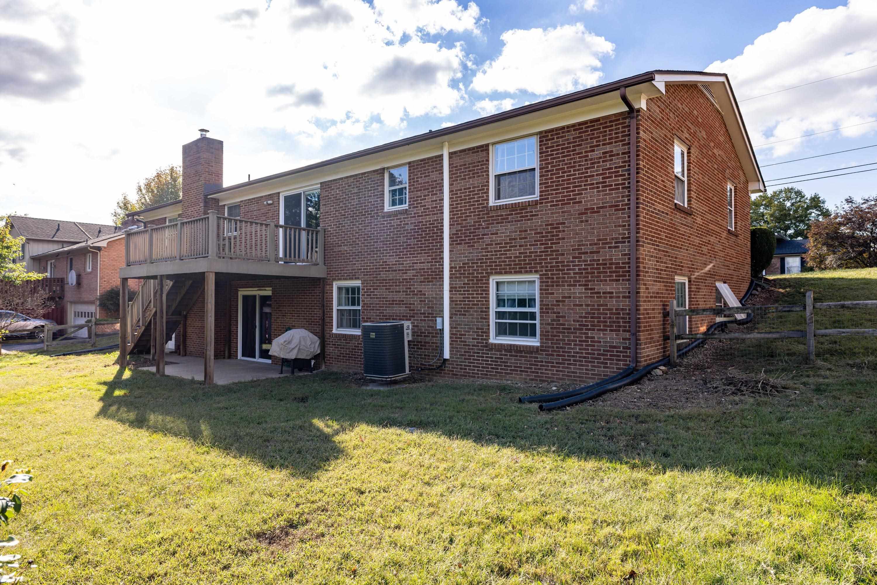 44 EMERY ST, HARRISONBURG, Virginia 22801, 5 Bedrooms Bedrooms, ,3 BathroomsBathrooms,Residential,44 EMERY ST,670057 MLS # 670057