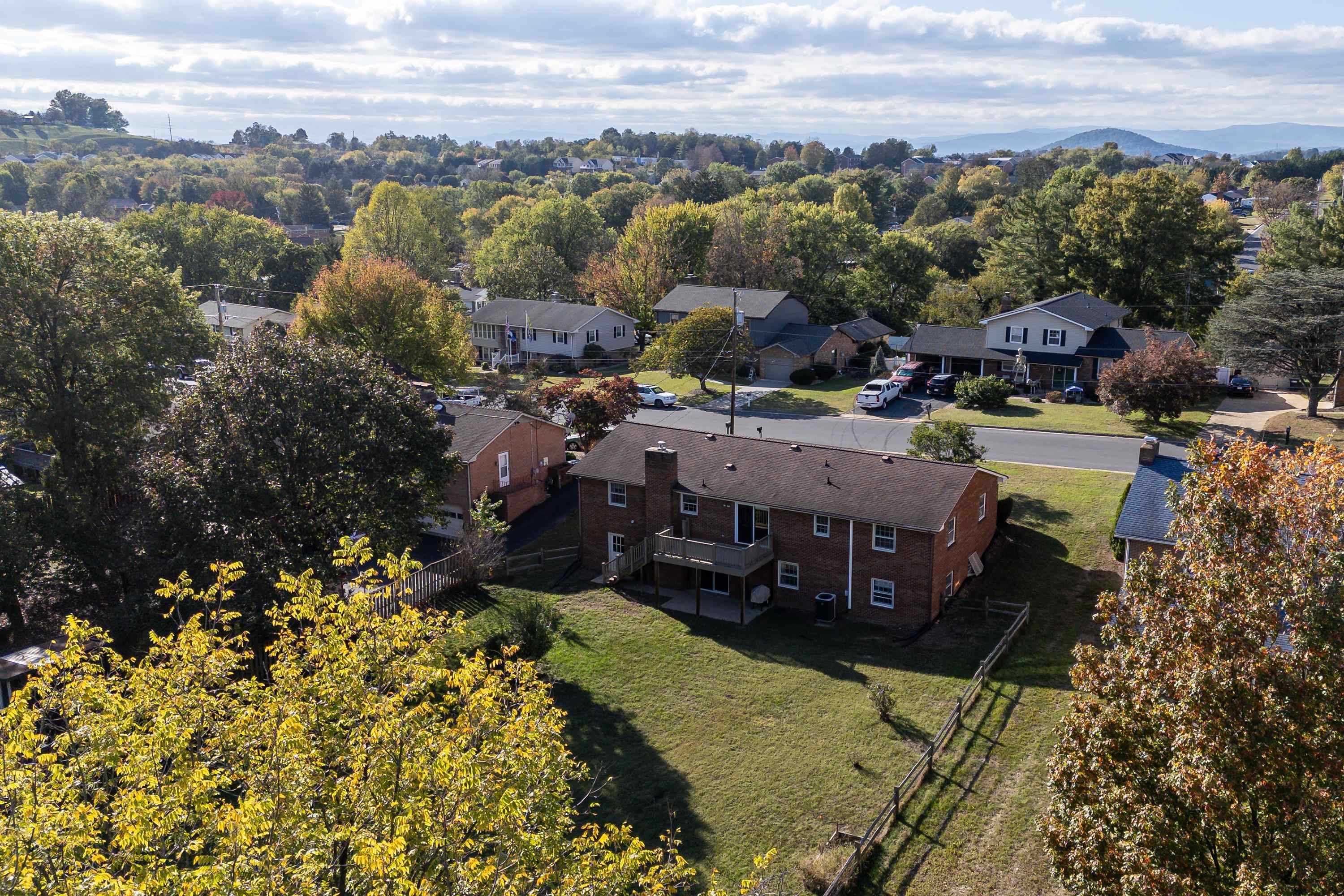 44 EMERY ST, HARRISONBURG, Virginia 22801, 5 Bedrooms Bedrooms, ,3 BathroomsBathrooms,Residential,44 EMERY ST,670057 MLS # 670057